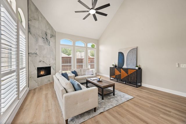 11207 Raveneaux Drive, Frisco, TX 75033