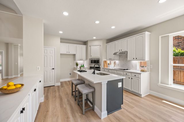 11207 Raveneaux Drive, Frisco, TX 75033