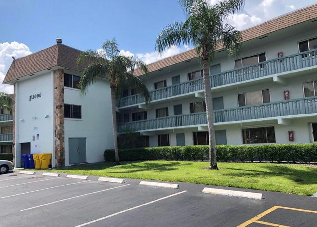 2000 SPRINGDALE Boulevard 210, Palm Springs, FL 33461