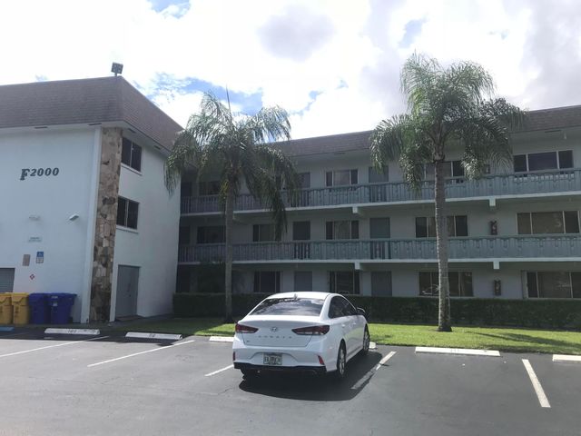 2000 SPRINGDALE Boulevard 210, Palm Springs, FL 33461