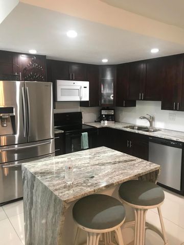 2000 SPRINGDALE Boulevard 210, Palm Springs, FL 33461