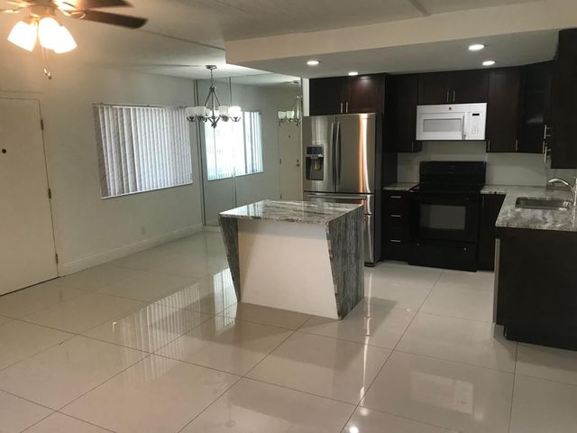 2000 SPRINGDALE Boulevard 210, Palm Springs, FL 33461