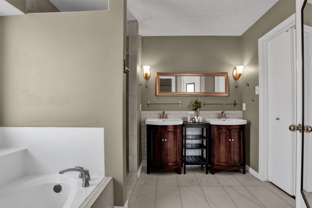 6712 Coach House Lane, Plano, TX 75023