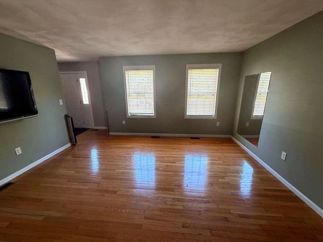 25 Winston Circle, Haverhill, MA 01830