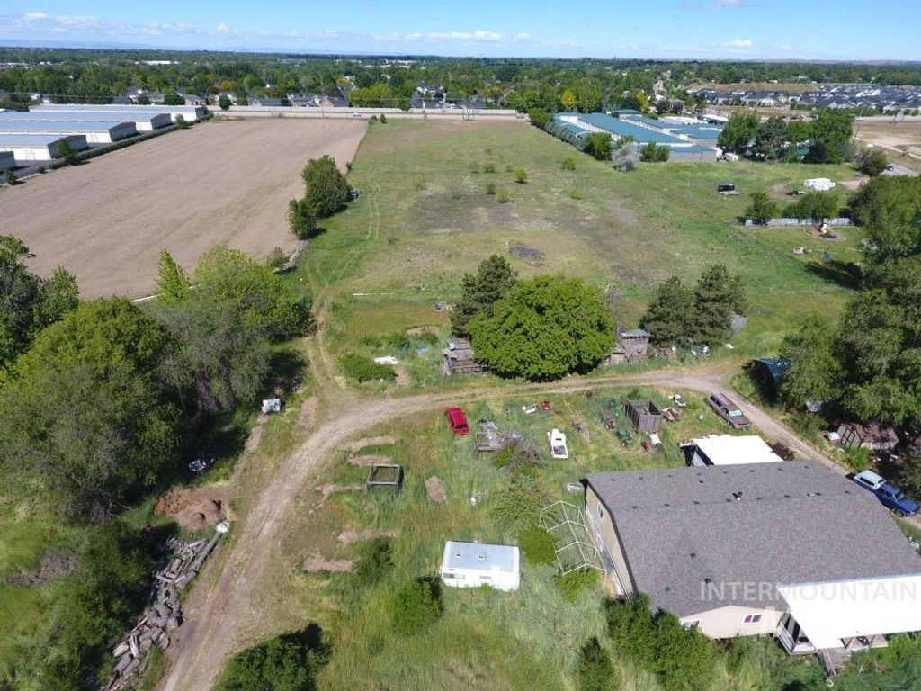 9605 N Horseshoe Bend Rd., Garden City, ID 83714 photo 3