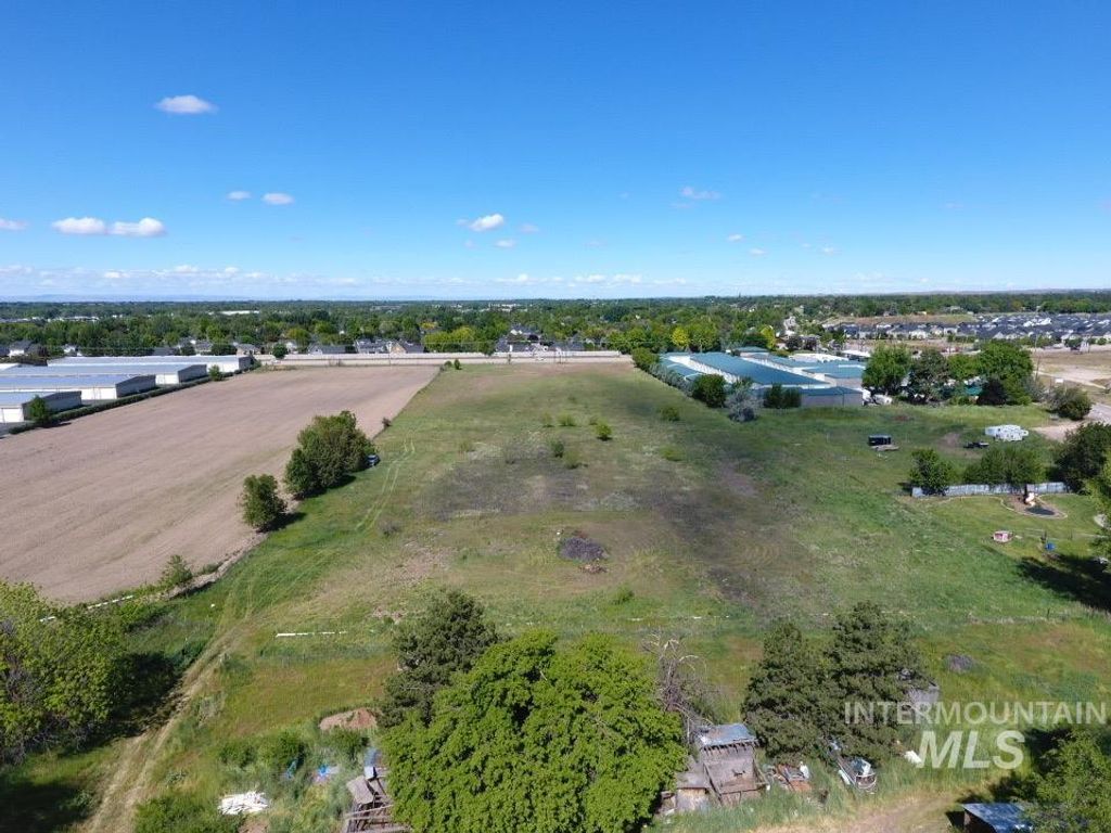 9605 N Horseshoe Bend Rd., Garden City, ID 83714 photo 4