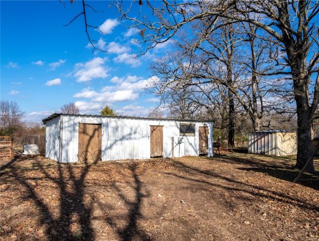 472899 640 Road, Watts, OK 74964