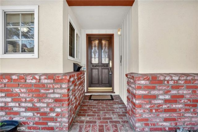 742 Irving, Burbank, CA 91504