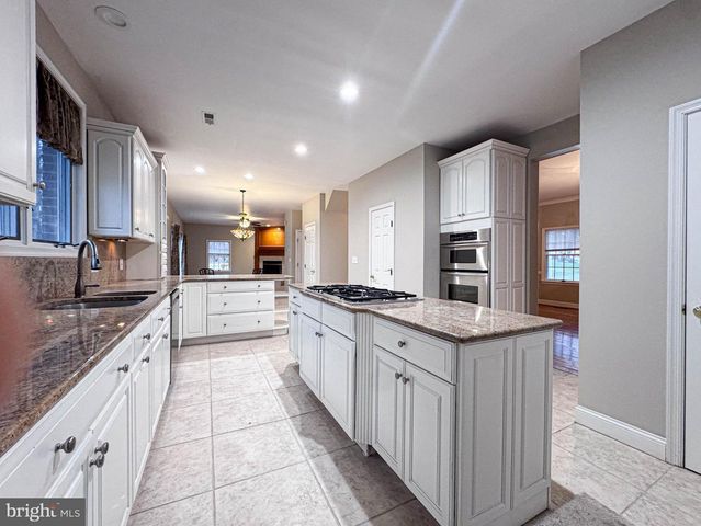 1527 WILD CRANBERRY DR, Crownsville, MD 21032