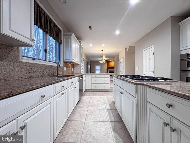 1527 WILD CRANBERRY DR, Crownsville, MD 21032