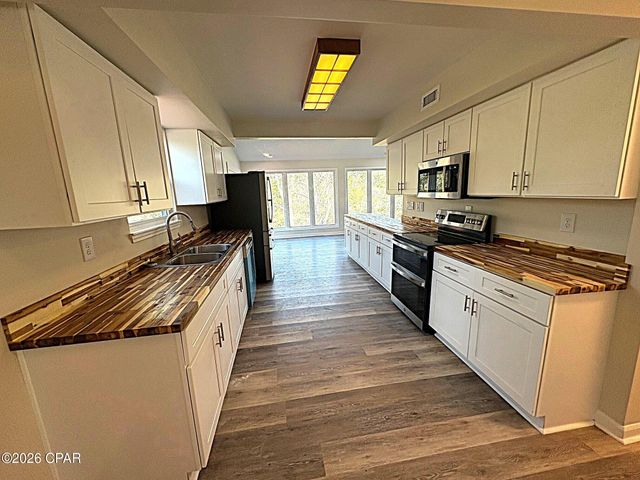 13770 NW Shuman Ferry Road, Altha, FL 32421