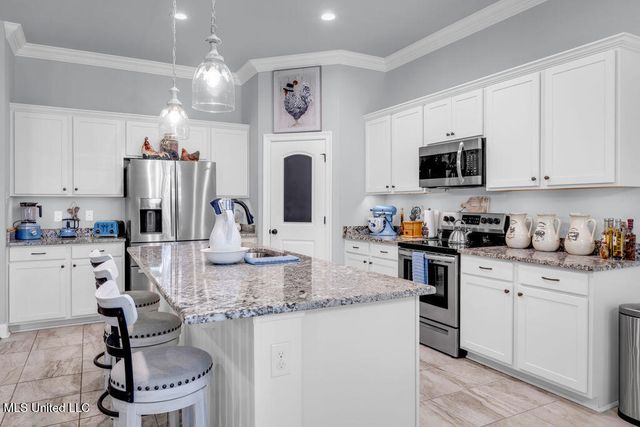 12856 Jackson Lee Drive, Ocean Springs, MS 39564