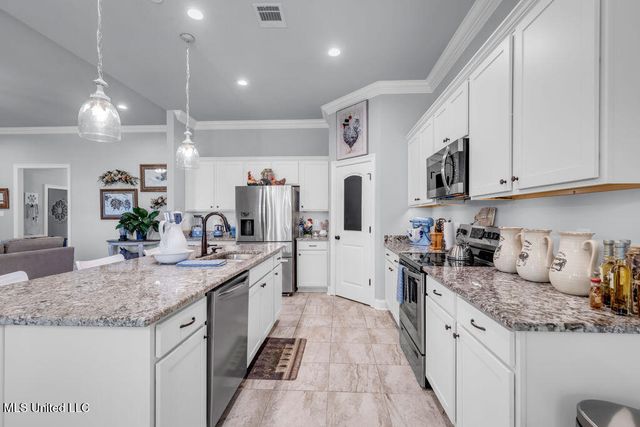 12856 Jackson Lee Drive, Ocean Springs, MS 39564