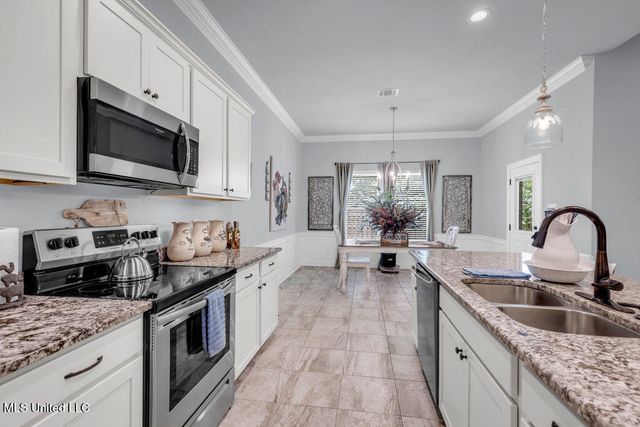 12856 Jackson Lee Drive, Ocean Springs, MS 39564