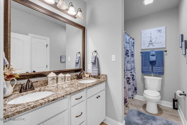 12856 Jackson Lee Drive, Ocean Springs, MS 39564