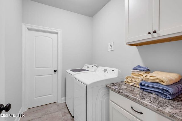 12856 Jackson Lee Drive, Ocean Springs, MS 39564