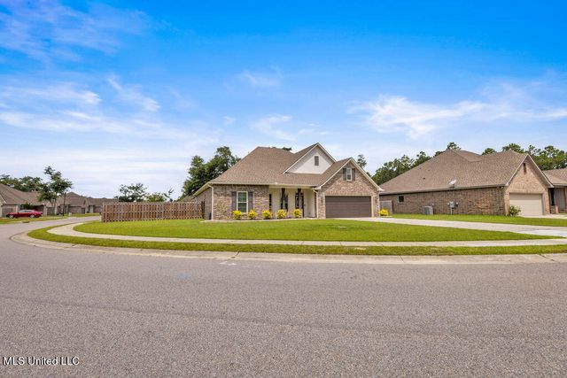 12856 Jackson Lee Drive, Ocean Springs, MS 39564