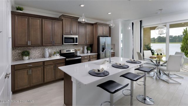 1748 Echelon Point Way NW, Palm Bay, FL 32907