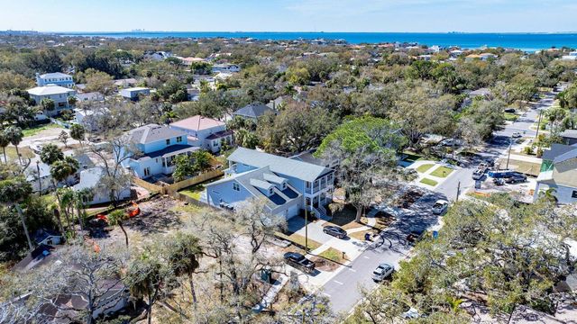 4706 W ESTRELLA STREET, Tampa, FL 33629