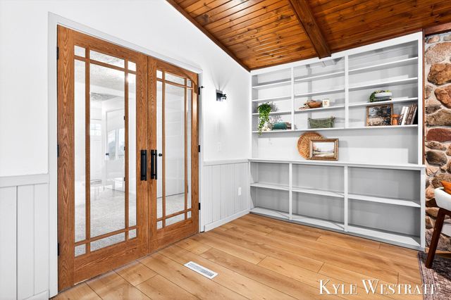 2929 Alden Nash Avenue NE, Lowell, MI 49331