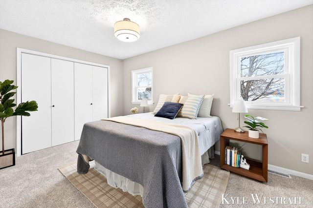 2929 Alden Nash Avenue NE, Lowell, MI 49331