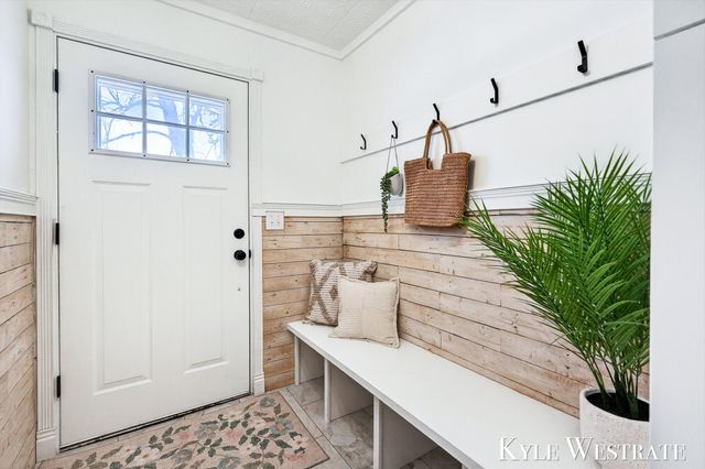 2929 Alden Nash Avenue NE, Lowell, MI 49331