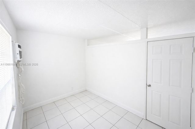 4081 N Dixie Hwy 28, Oakland Park, FL 33334