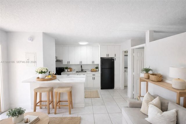 4081 N Dixie Hwy 28, Oakland Park, FL 33334