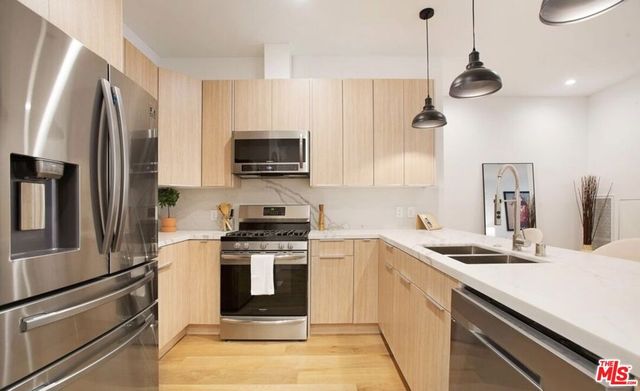 337 N Spaulding Avenue, Los Angeles, CA 90036