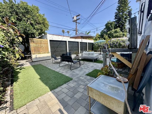 337 N Spaulding Avenue, Los Angeles, CA 90036