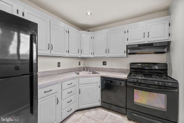 5607 IONA WAY, Alexandria, VA 22312