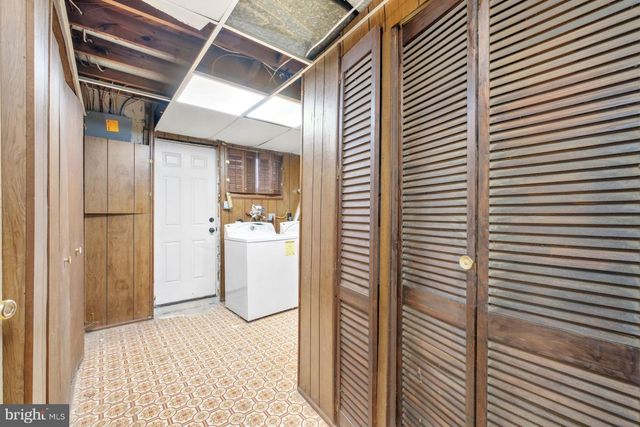 5607 IONA WAY, Alexandria, VA 22312