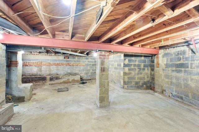 5607 IONA WAY, Alexandria, VA 22312