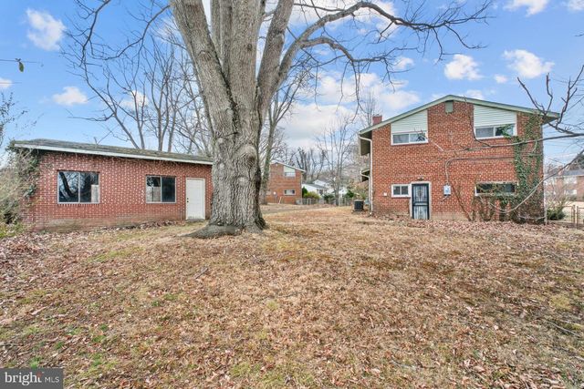 5607 IONA WAY, Alexandria, VA 22312