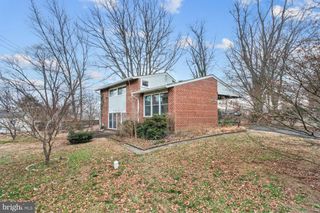 5607 IONA WAY, Alexandria, VA 22312