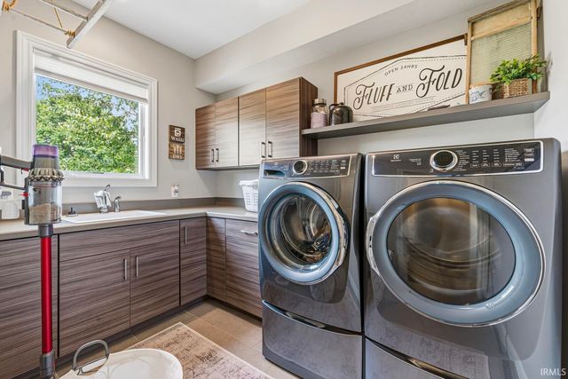 56472 Sylvan Meadows Lane, Bristol, IN 46507