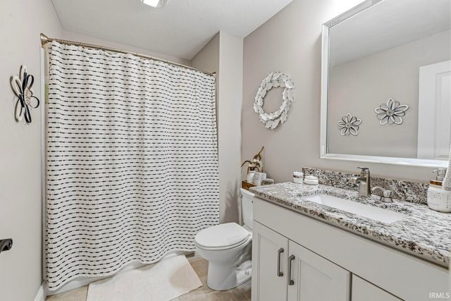 56472 Sylvan Meadows Lane, Bristol, IN 46507