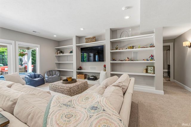 56472 Sylvan Meadows Lane, Bristol, IN 46507