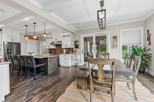 56472 Sylvan Meadows Lane, Bristol, IN 46507