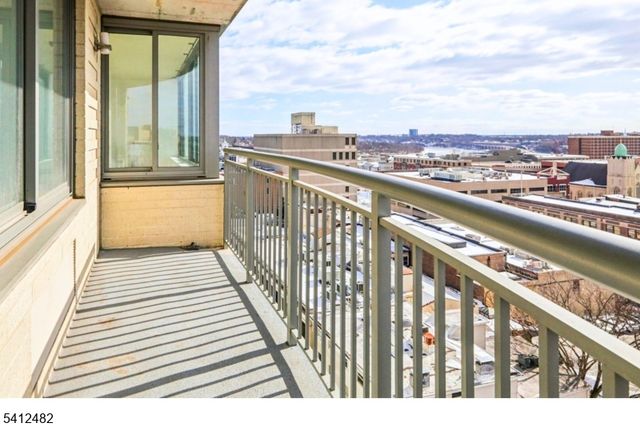 1 Spring St 1004, New Brunswick City, NJ 08901