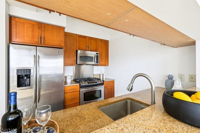 1 Spring St 1004, New Brunswick City, NJ 08901