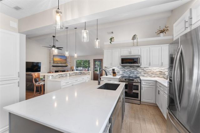 267 E Rainbow Ridge Circle, Spring, TX 77381