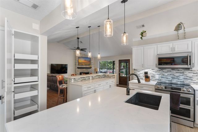 267 E Rainbow Ridge Circle, Spring, TX 77381