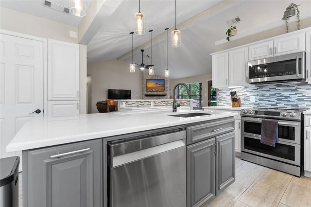 267 E Rainbow Ridge Circle, Spring, TX 77381