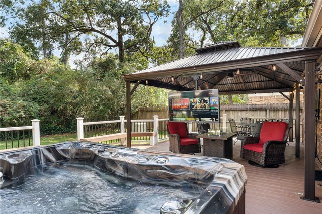 267 E Rainbow Ridge Circle, Spring, TX 77381