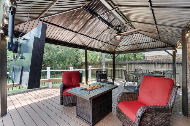 267 E Rainbow Ridge Circle, Spring, TX 77381