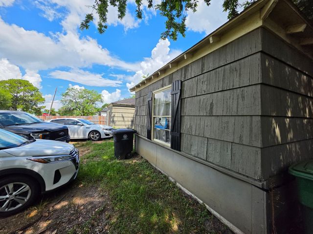 6107 Beldart Street, Houston, TX 77033