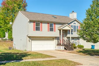 3307 Pond Ridge Drive, Holly, MI 48442