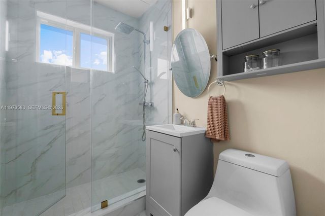 10750 SW 43rd Ln, Miami, FL 33165