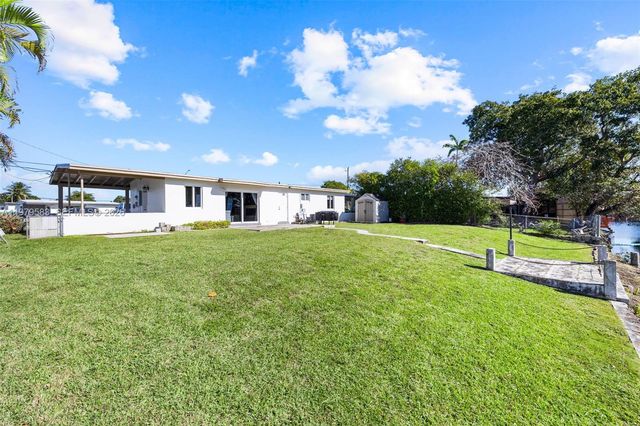 10750 SW 43rd Ln, Miami, FL 33165